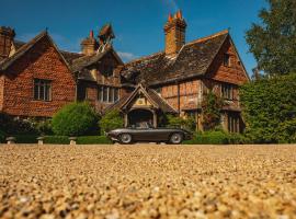 Langshott Manor - Luxury Hotel Gatwick, hotel di Horley
