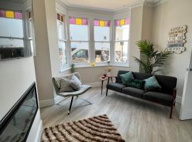 Cliffs Pavilion 2 Bedroom Apartment, hotel perto de Southend University Hospital NHS Foundation, Southend-on-Sea