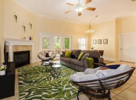 Cozy Home on the outskirts of Tallahassee, cabaña o casa de campo en Tallahassee