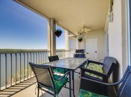 Lakefront Osage Beach Condo Balcony and Pool Access, hotel in Osage Beach