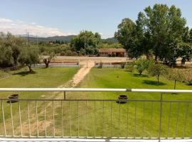 Ancient Olympia - Entire family house, cheap hotel in Stréfion