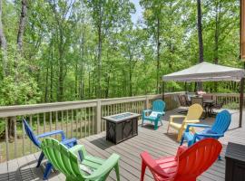 라보니아에 위치한 호텔 The Lake Place Cabin with Golf Cart and Free Kayaks!