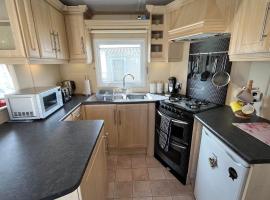 Eagle 63, Scratby - California Cliffs, Parkdean, sleeps 6, pet friendly, bed linen and towels included - close to the beach, holiday park in Scratby