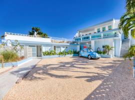 HOUS - Ocean Park - Pool - Sunset Lounge, vacation home in San Juan