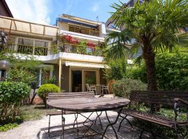 Private summer villa close to the black sea, hotell i Nesebar