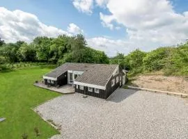 Lovely Home In Ebeltoft With Sauna
