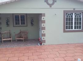 Spacious Home, villa i Couva