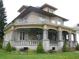 Tarry Here Mansion Bed & Breakfast
