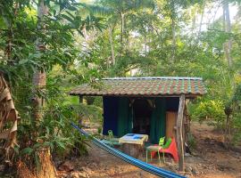 Jungle Tent 3x3, Latino Glamping & Tours, Paquera, hotel in Paquera