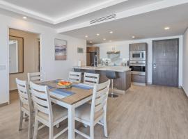 Brand New Contemporary 1 Bed Oceanfront Condo at Encantame Towers Verano E1203, מלון בPlaya Encanto