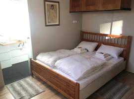 Bialik St B&B room Bauhaus district Tel Aviv, B&B i Tel Aviv