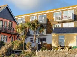 1 Bay View Court