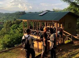 Noah's Ark Campsite & Restaurant, hotel v destinaci Fort Portal
