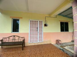 Homestay D'Bukit, hotel v destinaci Jeli