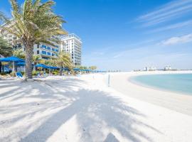 Luxury 1BR Beachfront Apartment Marjan Island, apartamento em Ras al-Khaimah