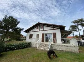 Maison familiale landaise à 350m de la plage avec garage, 4 chambres et jardin - FR-1-413-185
