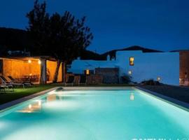 Cas Orvais con piscina y jardín, hotel in Sant Jordi
