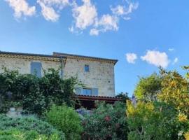 Gite le Mas Clémentine Le Bleuet, holiday home in Saint-Julien-du-Serre