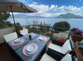 Blue Lake apartment, Hotel mit Parkplatz in Stresa