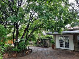 Nel's Cottage, a private and peaceful cottage, Hotel in Benoni
