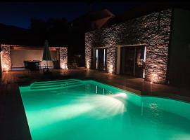 Villa moderne avec piscine privative, hotel in Biguglia