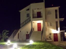 Eva Apartments, hotel em Svoronata