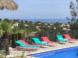 Villa de qualité vue mer piscine chauffée, hotell sihtkohas Roquebrune-sur-Argens