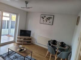 2 Bedroom end of terrace house, hotel v mestu Wellington