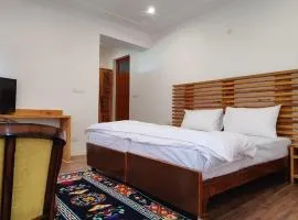 Eagle guest house leh