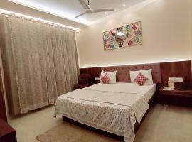 Hotel Luxuria, hotel u blizini znamenitosti 'Željeznički kolodvor Ludhiana Junction' u gradu 'Ludhiana'