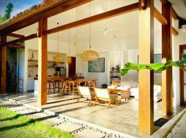 SUNDAY Villa with private pool, near centre and beach – willa w Kuta Lombok