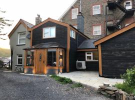 Spacious 4-Bed House in Lynton, feriebolig i Lynton