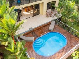 Vista Verde House w/Pool & WiFi，Paquita的附設泳池的飯店