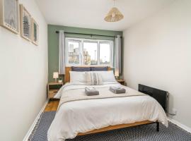 Homely and Stylish Bermondsey Apartment with Parking, hotel near Bermondsey, London