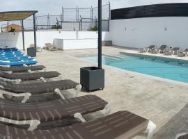 A 15 minutos Granada piscina jacuzzi barbacoa, landsted i Güevéjar