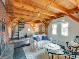 Cozy Pet-Friendly Cottage Near Fort Knox and Acadia, villa in Penobscot