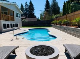 Luxury 5 beds Villa with Heated Pool & Resort Amenities, hotel in Edmonds