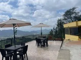 Casa finca, descanso en medio de la naturaleza .