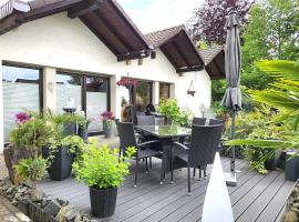 Regal Apartment in Pracht with Garden and Grill, hotell med parkeringsplass i Pracht