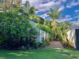 The Palms Beach House, cottage in Pottsville