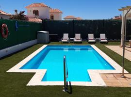 Caleta De Fuste में, होटल Villa Dwarika, Home Away From Home - Private heated pool