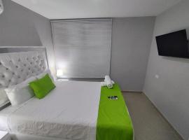 Bm-14G Charming Cartagena Lodge with Shared Pool and Private Terrace, lomam&ouml;kki kohteessa Cartagena de Indias