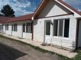 Hotel VARDZIA Leki, hótel í Aspindza