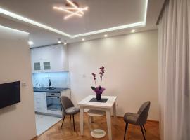 Cacak Central, hotel with parking in Čačak