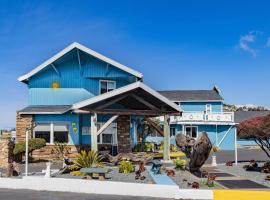 Oceanside Inn & Suites, a Days Inn by Wyndham, motel in Fort Bragg