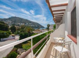 Book It Harmony Apartment Portet Moraira: Moraira'da bir havuzlu otel