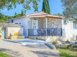 Green Oak Villa