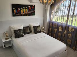 Hello-Guyane, Marina 5, Studio Prestige 5 étoiles, ваканционно жилище в Сен Лоран дьо Марони