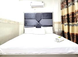 Visit Inn Hotel, hotell i Lahore