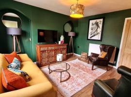 Gorgeous Two Bedroom House in Ely, cheap hotel in Ely